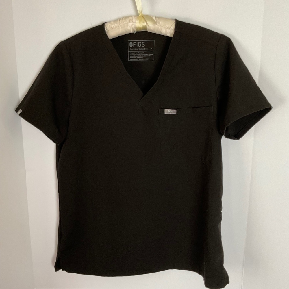 FIGS Technical Collection Black Scrub Tops Medium V-Neck FW1000 Lot of 2 womans